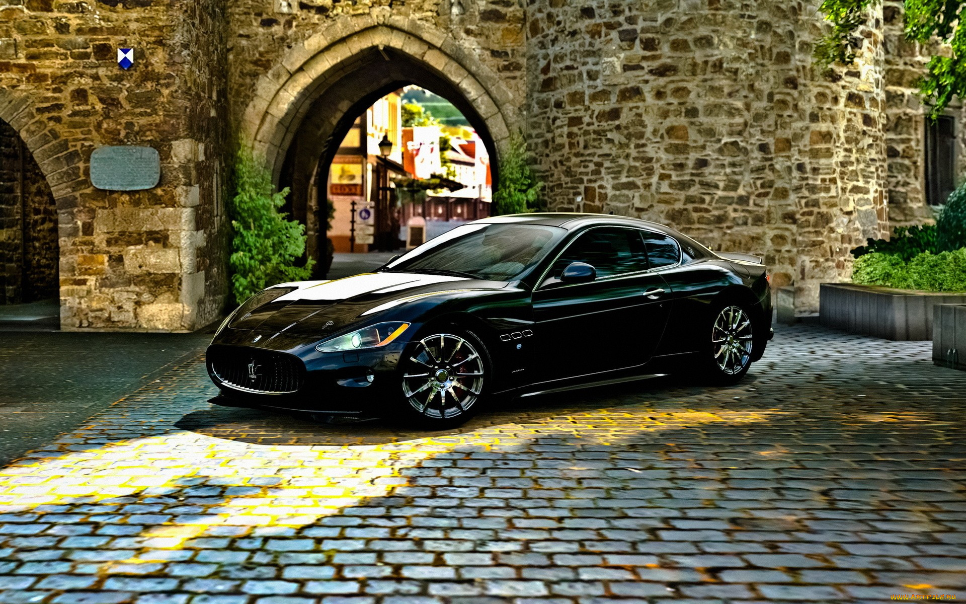 Обои рабочий автомобиль. Мазерати купе. Maserati Coupe 2021. Мазерати Гран Туризмо черная. Maserati GRANTURISMO обои.
